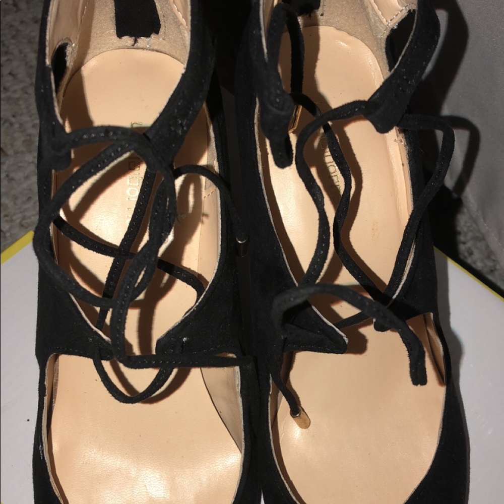 High Heels - Picture 3 of 3